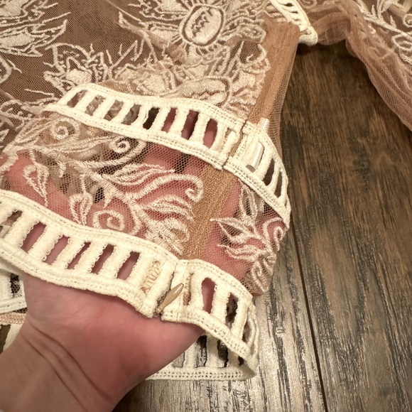 For Love And Lemons Desert Nights Crop Top Size S White and Nude Lace - Picture 7 of 8